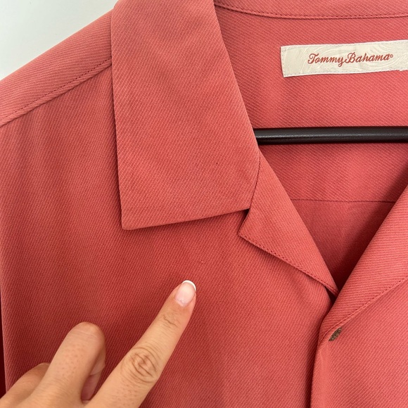 Tommy Bahama Mens 100% Silk Button Down Shirt - Picture 2 of 6